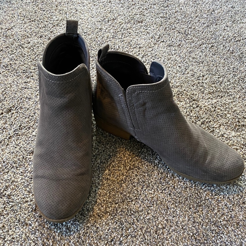 Universal Thread Booties